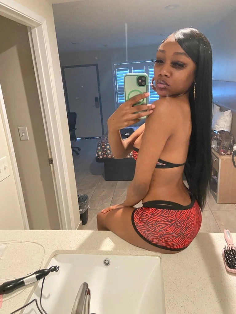PETITE EBONY OUTCALLSCARPLAYFT SHOWS in Fresno – Women Seeking Men photo 3