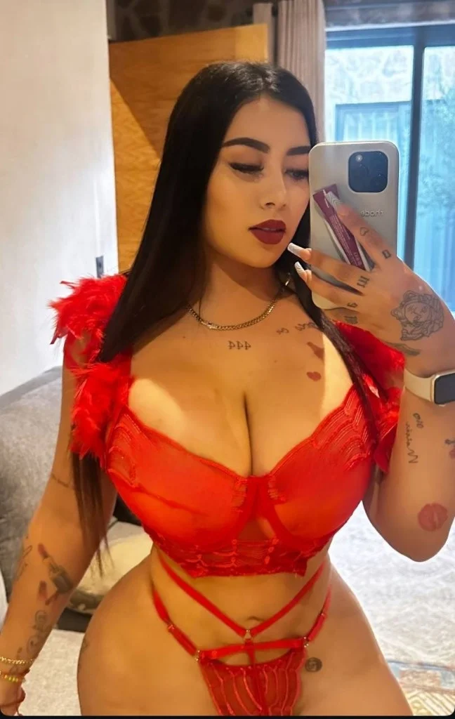 Hola me llamo carol chica linda 100 la de la foto s te gusta... in Inland Empire – Women Seeking Men photo 6
