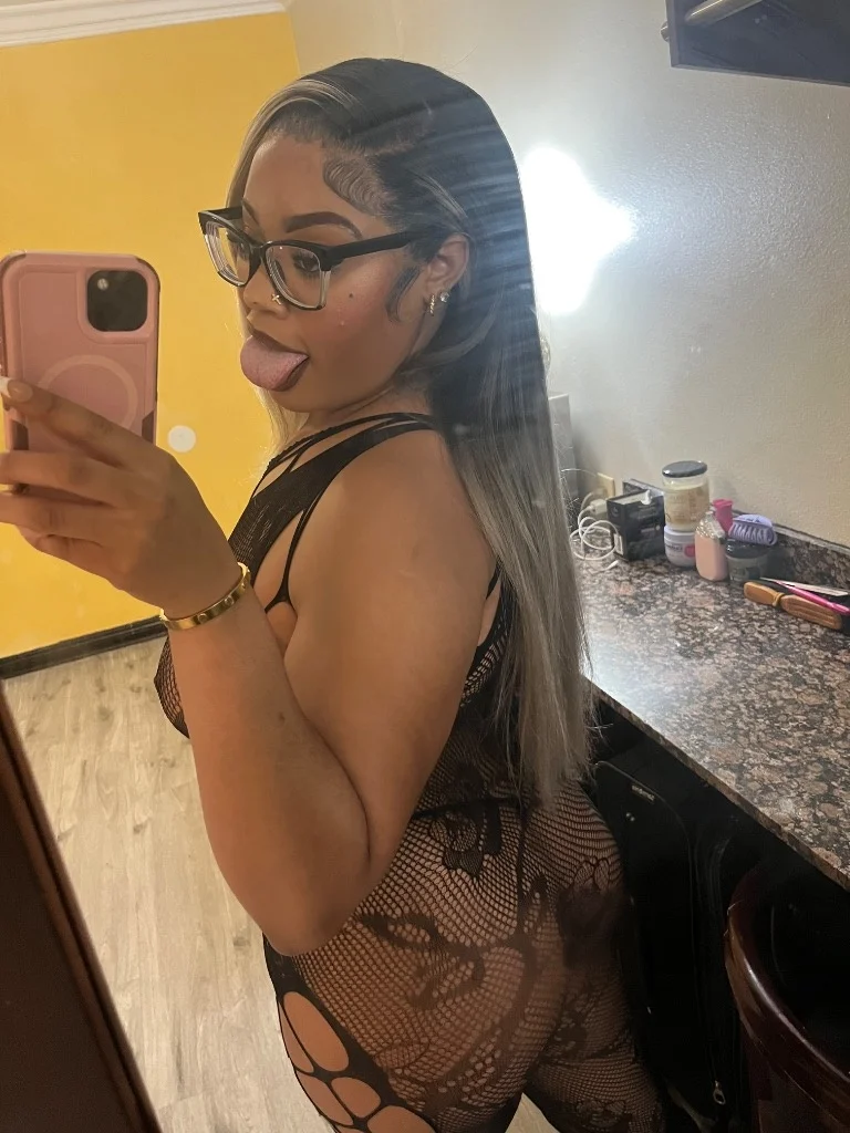 Sexy Thick Mixed Gal Reday For You To Come Play With Me Dadd... in Inland Empire – Women Seeking Men photo 3