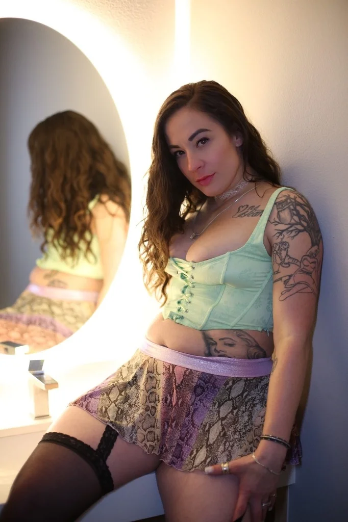 back for one night SPECIAL TODAY ONLY hot and horny MILF in Humboldt County – Women Seeking Men photo 2