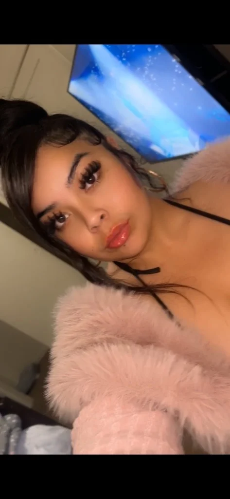 thick sexy latina babe in Oakland – Women Seeking Men photo 4