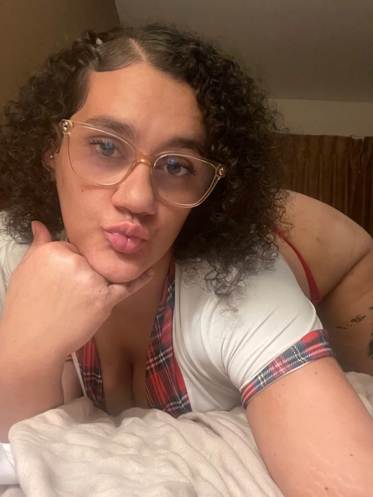 Super Wet Curly Head Mixed Italian in Oakland – Women Seeking Men photo 4