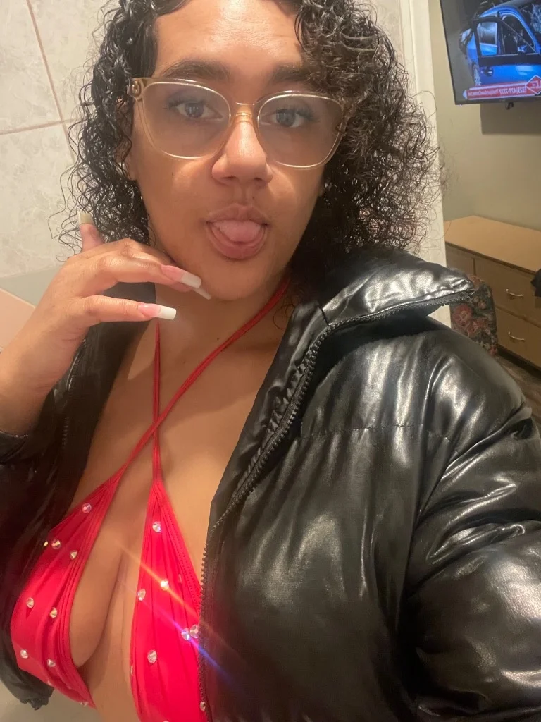 Super Wet Curly Head Mixed Italian in Oakland – Women Seeking Men photo 5