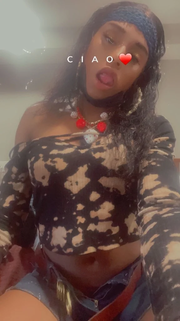 Dom MISS 32 FLAVORS Induldge In A Different Level Of Intamitcy