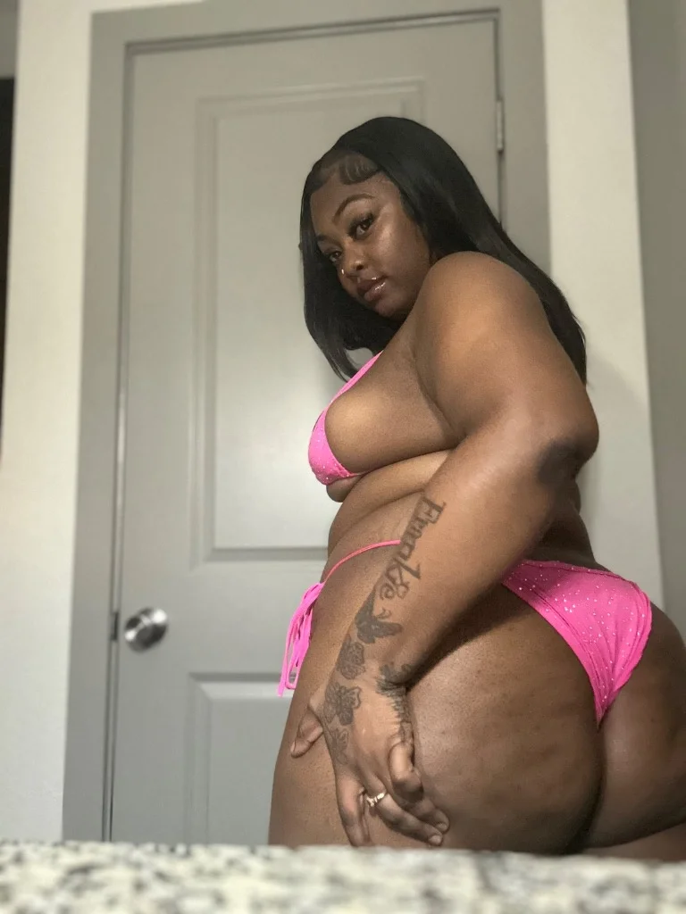 Sweet Like Honey Thick Where It Counts in Orange County – Women Seeking Men photo 2