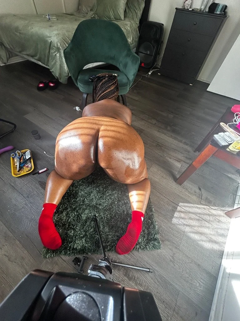 Sweet Like Honey Thick Where It Counts in Orange County – Women Seeking Men photo 5