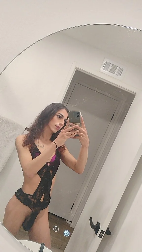 Party friendly hung bubble butt exotic Real Dom and Sub top... in Orange County – Women Seeking Men photo 4