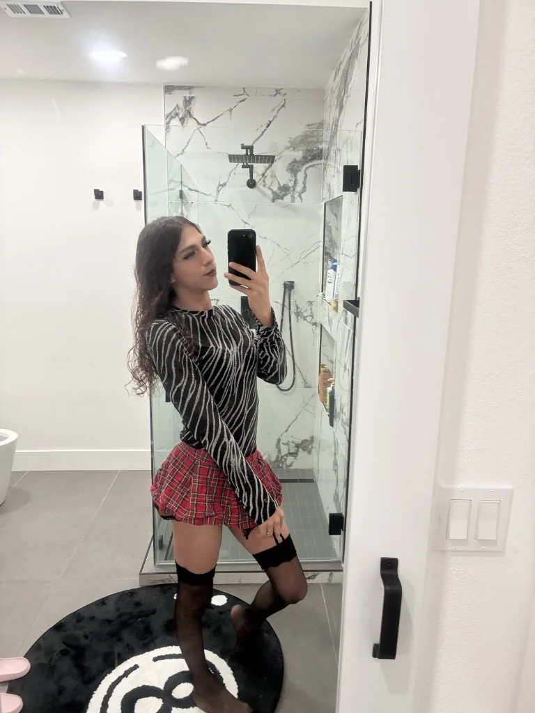 Party friendly hung bubble butt exotic Real Dom and Sub top... in Orange County – Women Seeking Men photo 6