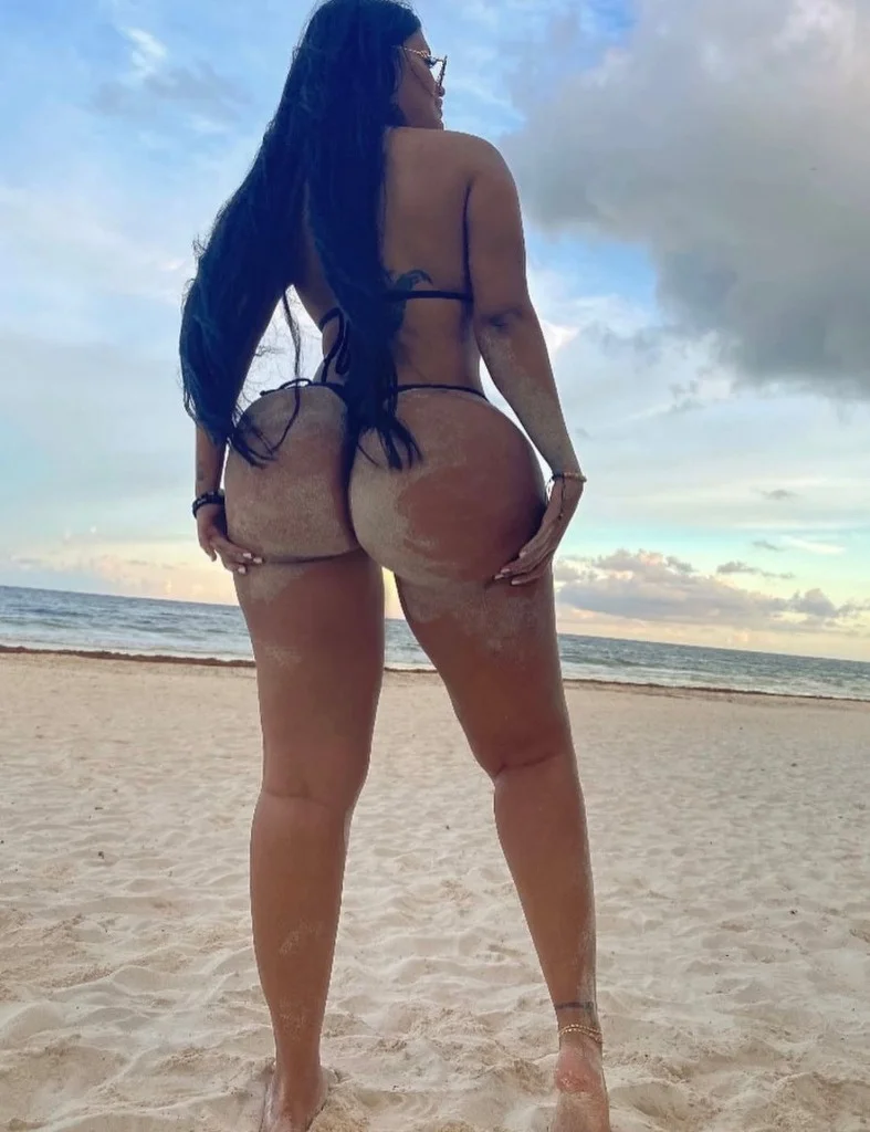 Soy una Hermosa Latina independiente que solo busca pasarla... in Orange County – Women Seeking Men photo 4