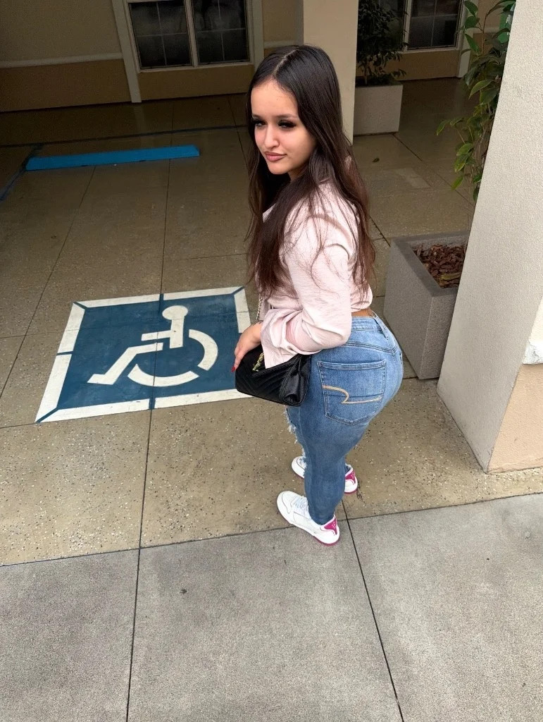 Exotic Upscale European Asian Bombshell in San Fernando Valley – Women Seeking Men photo 3