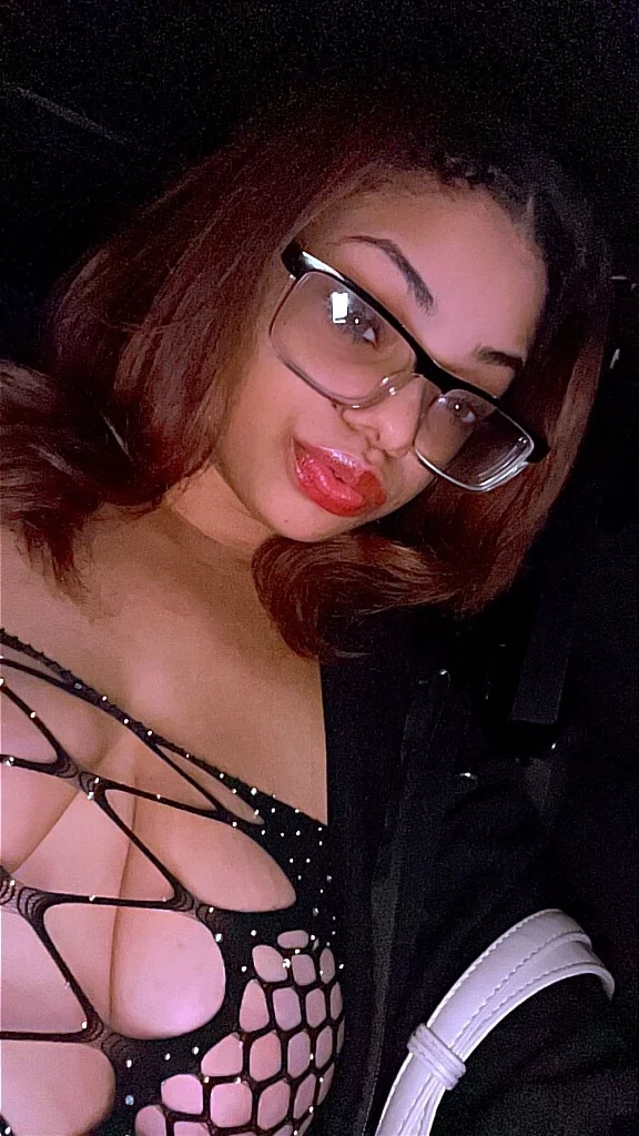 REAL Exxxotic Beauty Freak in the Sheets Available now