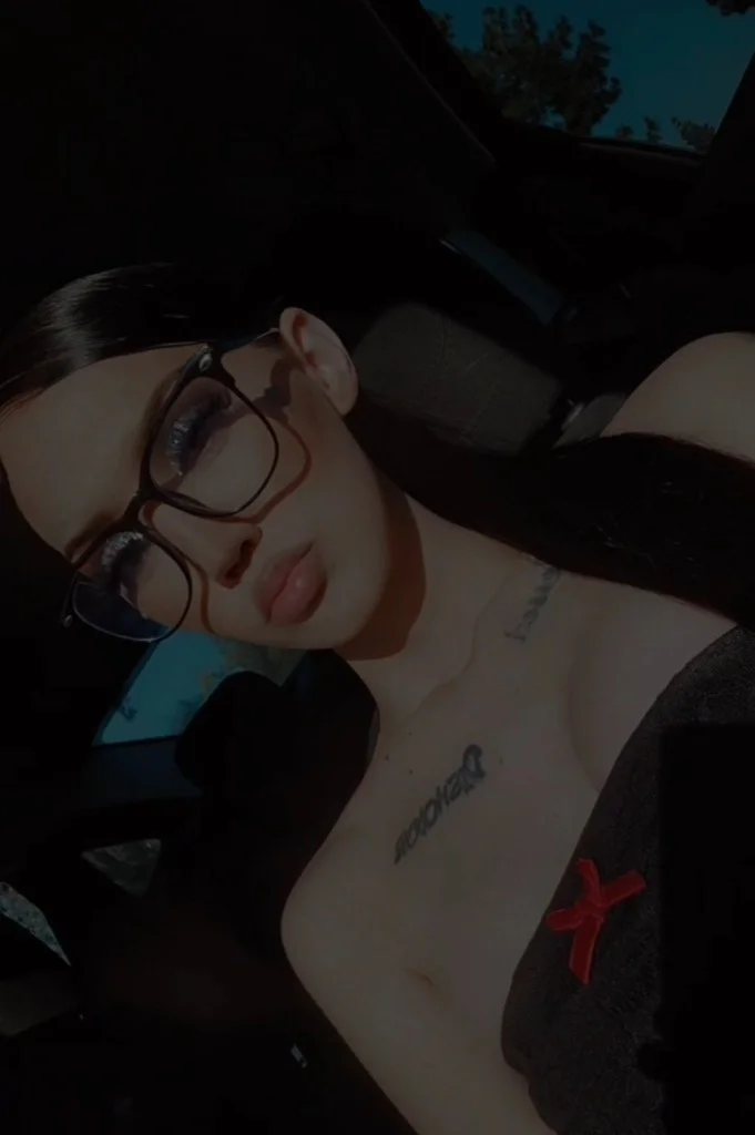 100% LEGIT Sexy Snow Bunny