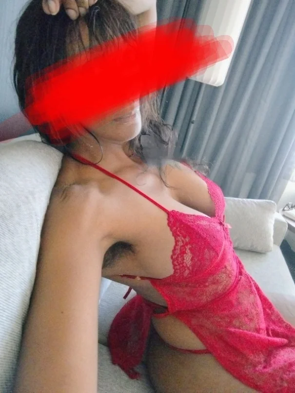 Hosting in New Haven in New Haven - Women Seeking Men photo 2