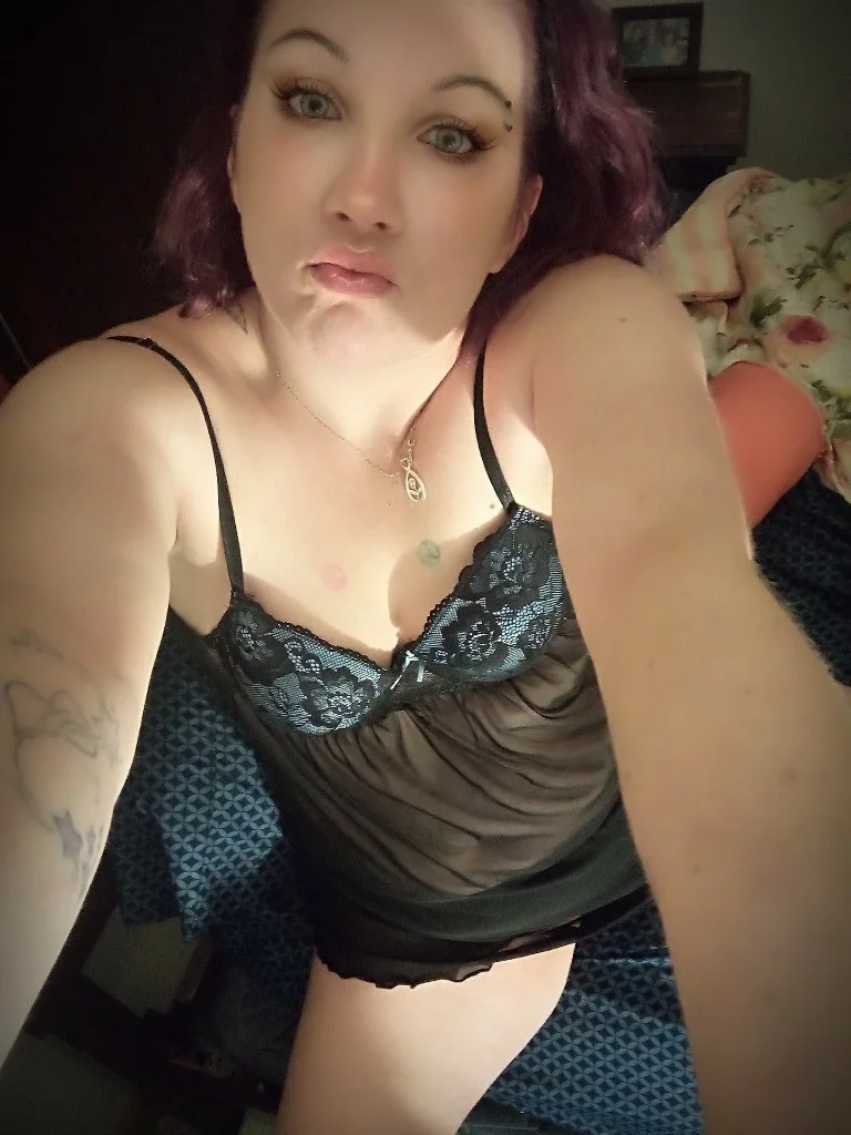 38 yr old single mama looking to meet someone for some hot s... in Northern Virginia – Women Seeking Men photo 2