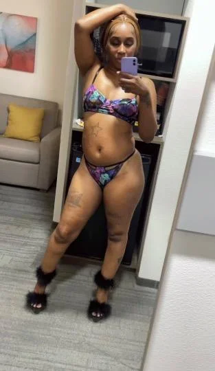 Ebony Queen Tight And Ready !