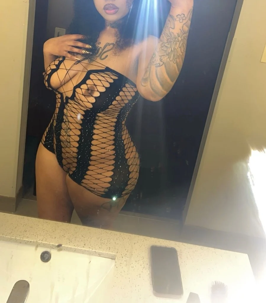 FOR MATURE GENTLEMAN ONLY in Washington DC – Women Seeking Men photo 5