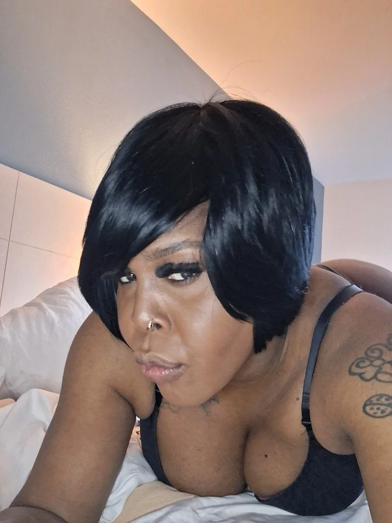Bridgetcream come put that dick down my throat & fuck my mouth like nasty