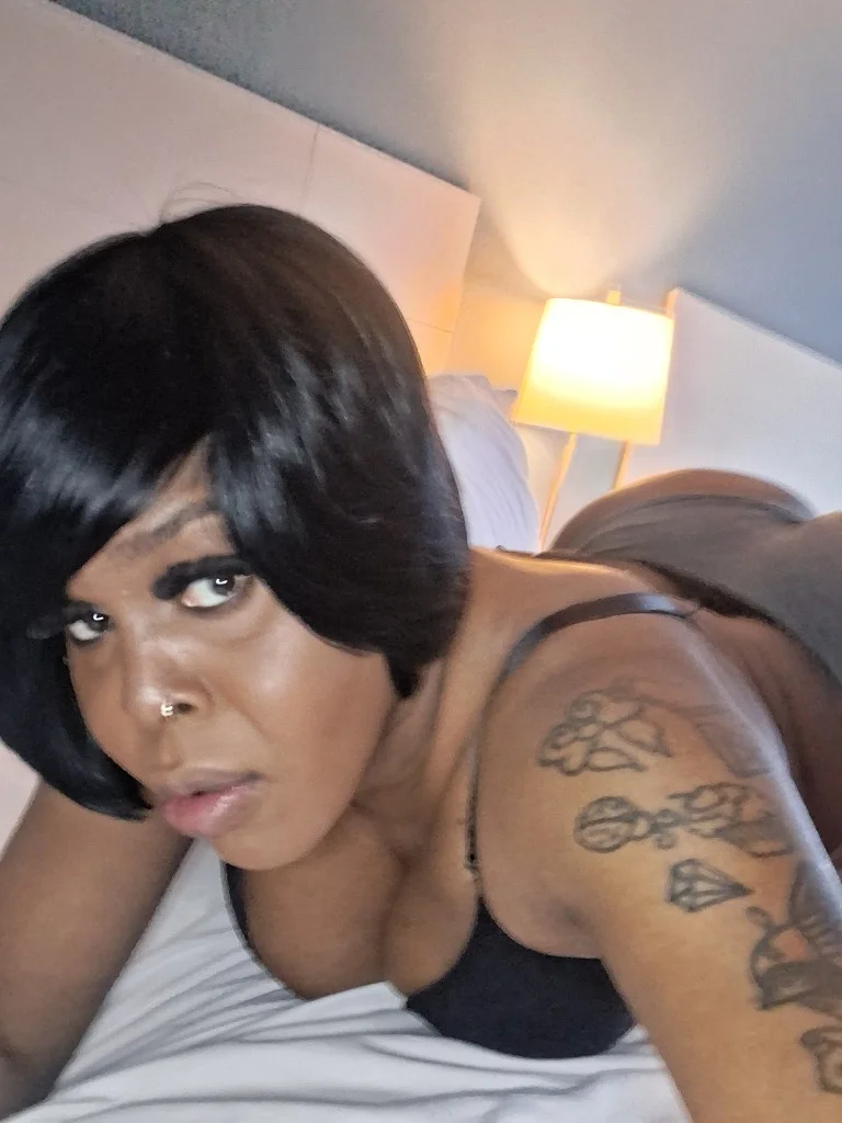 Bridgetcream come put that dick down my throat fuck my mouth... in Washington DC – Women Seeking Men photo 2