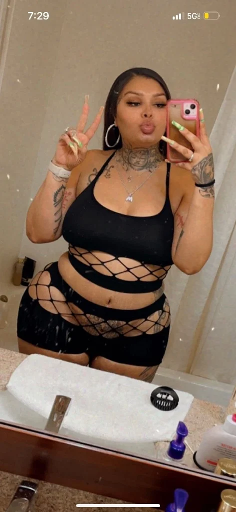 LAYLA KASH in Fort Lauderdale – Women Seeking Men photo 3