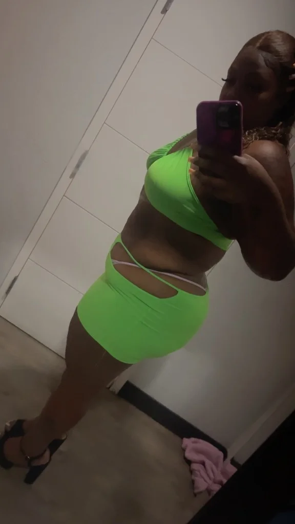 CINNAMON THE HEAD DR HAPPY HOUR SPECIAL in Fort Lauderdale – Women Seeking Men photo 4