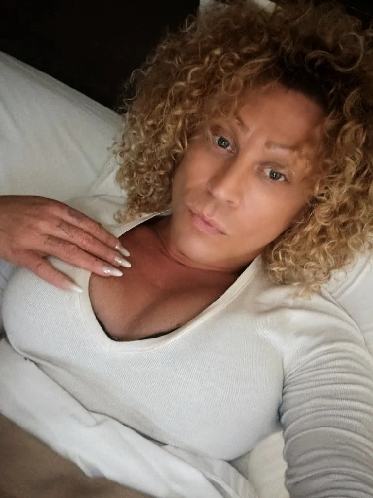 NEED HELP IN NAPLES STUCK AT CITY GATE CHIC FIL A in Fort Myers – Women Seeking Men photo 2