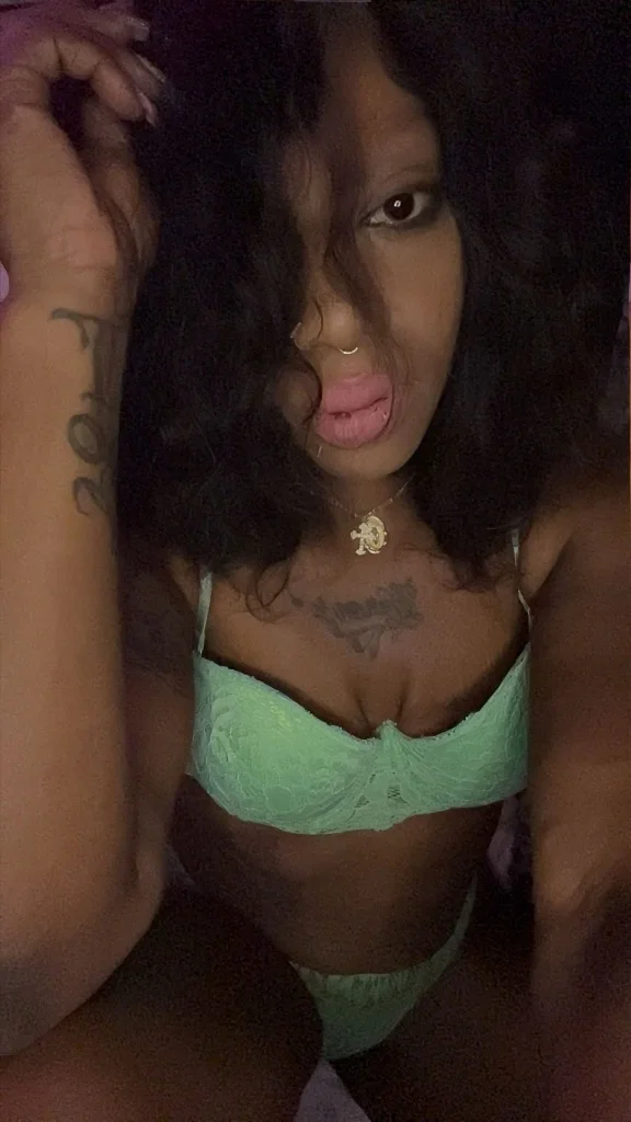 Qv Special in Jacksonville – Women Seeking Men photo 2