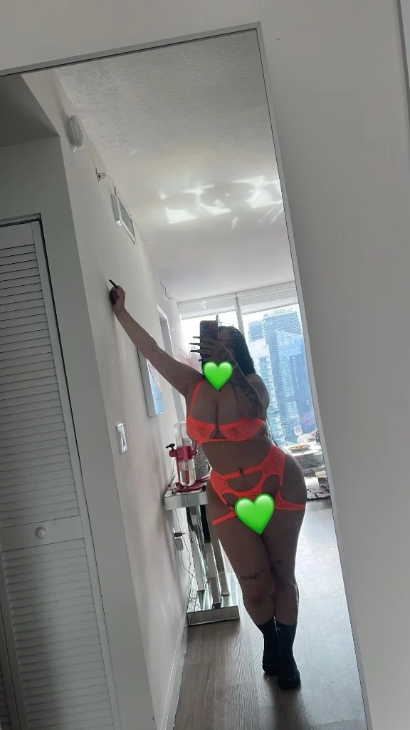 QV SPECIALS IN JAX CURVY LATINA MAMI Disponible AHORA