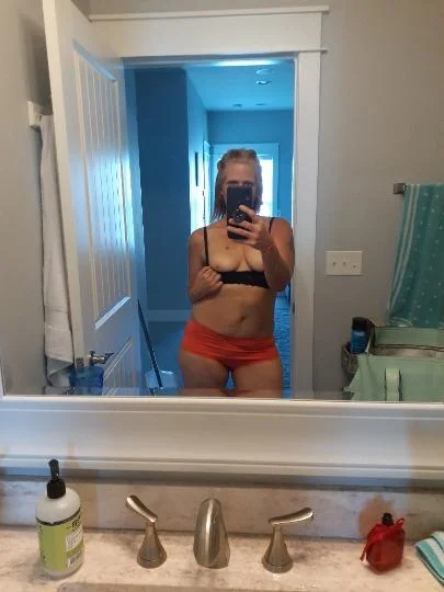 hot older seeks your cock in Panama City – Women Seeking Men photo 5