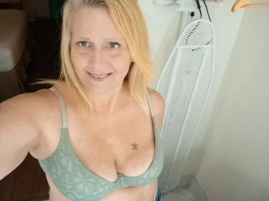 hot older seeks your cock in Panama City – Women Seeking Men photo 6