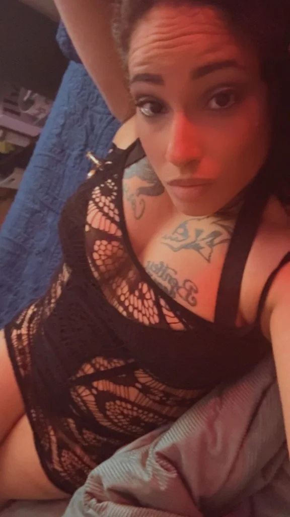 Get Ready to Get Wild with Molly in Virginia Beach – Women Seeking Men photo 2