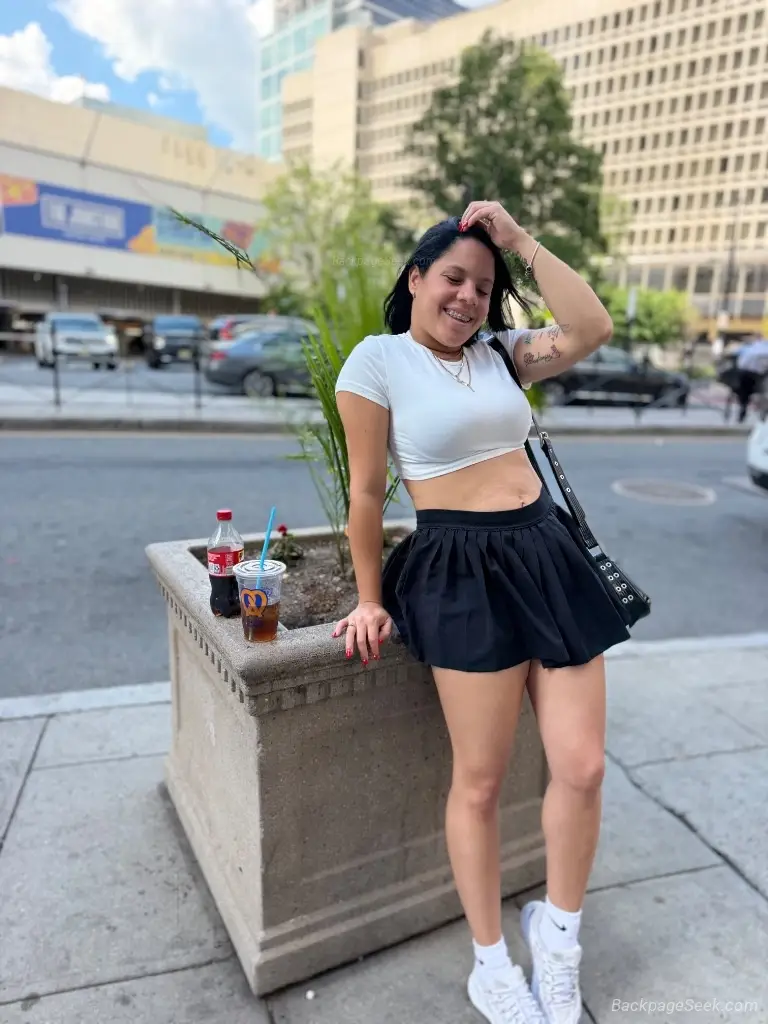 I'm a Latina girl I'm always available to please you