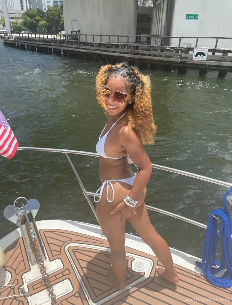THEE mini stallion