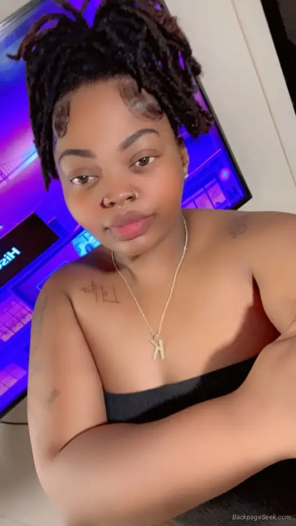 Looking for a grown adult with a sense of humor and a functi... in Virginia Beach – Women Seeking Men photo 2