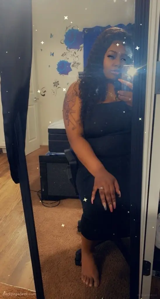 Looking for a grown adult with a sense of humor and a functi... in Virginia Beach – Women Seeking Men photo 3