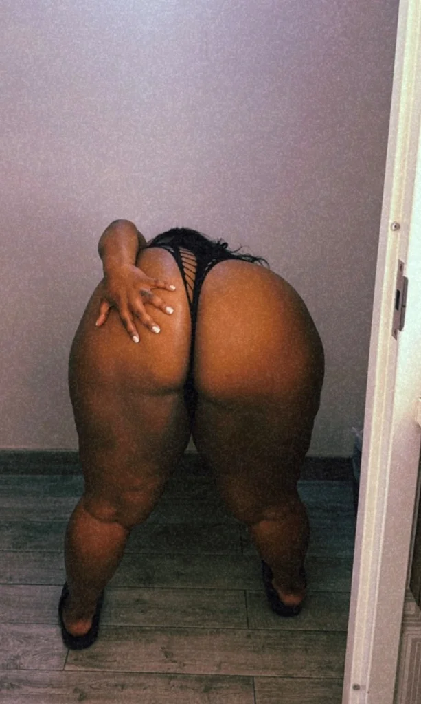 L K G rGe us FAC sM KiN' H T B D Hands Down PlayMate