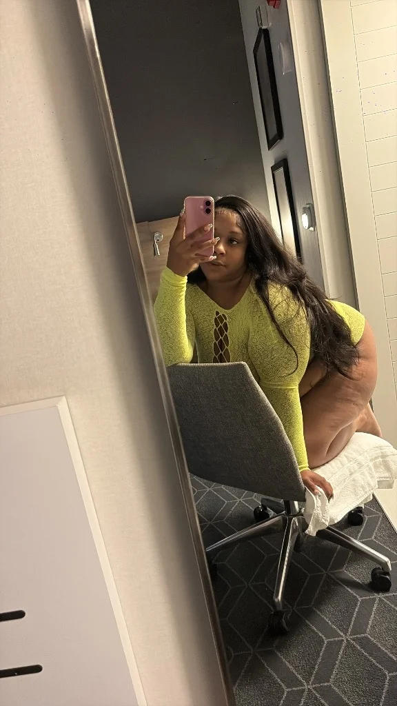 Pretty Kitty will make you purrrrr Sexy and Sweet College Gi... in Washington DC – Women Seeking Men photo 2