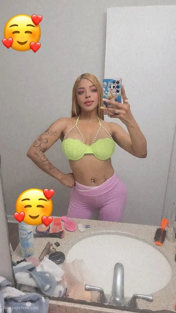 NEW GIRL HERE AVAILABLE INCALL