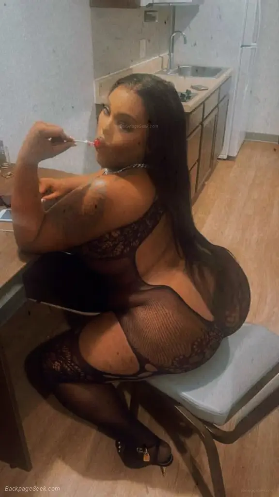 LET ME FULFILL YOUR FANTASY PS MY THROAT FEEL LIKE A PUSSY