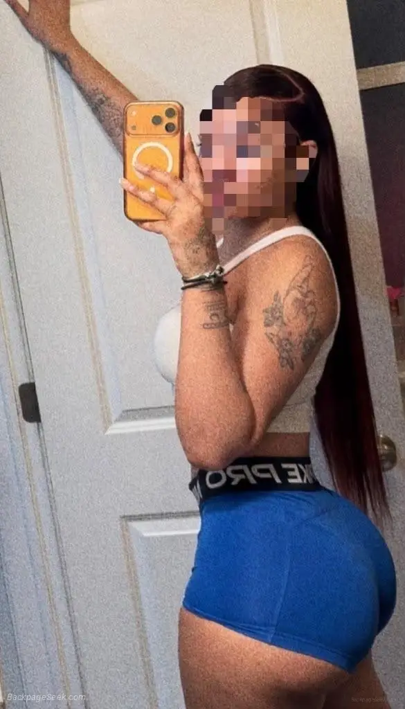 Hello love I'm available for you to come and eat a rich colombian big