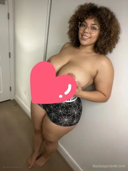 All natural baddie whos five foot seven and verycurvaceous s... in Washington DC – Women Seeking Men photo 3