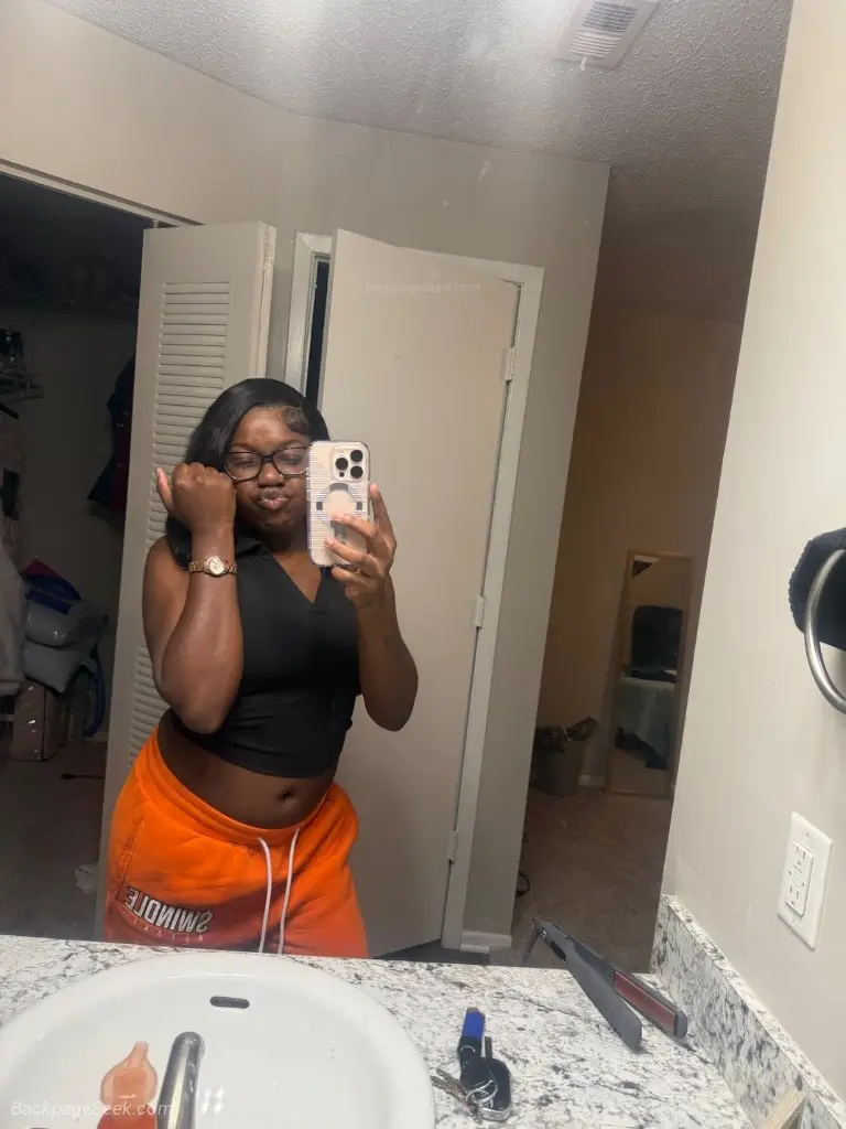 your chocolate slutty babe in Washington DC – Women Seeking Men photo 4