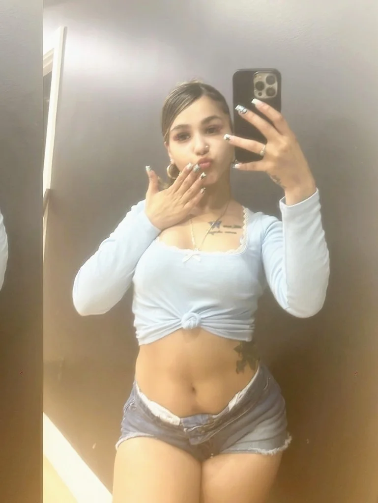 HOT SEXY LATINA GIRL READY FOR ALL FULL SERVICE SPECIALSQUIRT