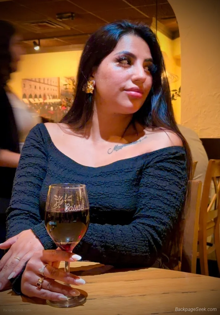 Sweet and charming woman mixture of elegance and evil in West Palm Beach – Women Seeking Men photo 3