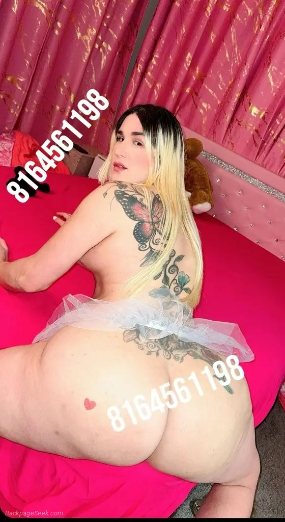 Versatile Latina Visitor