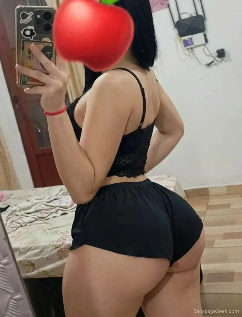 Hello someone horny now