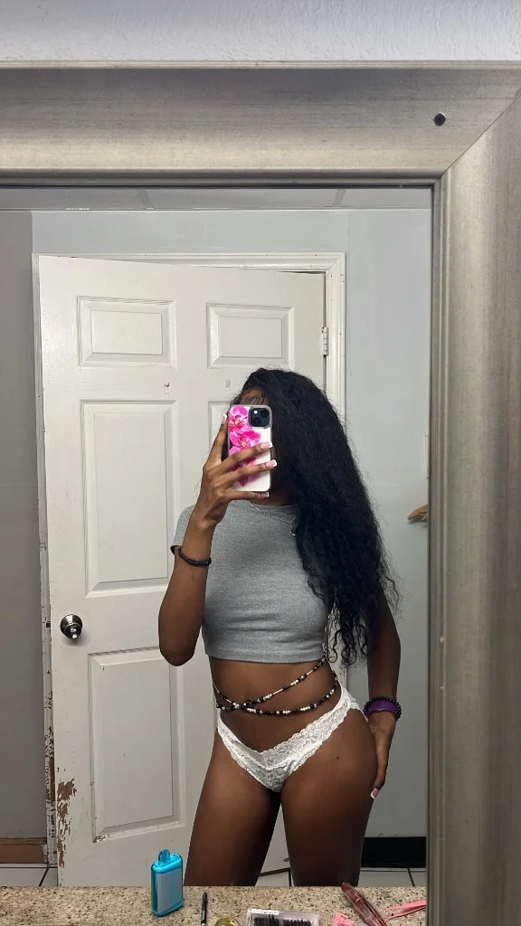 Hey, Im Slim Beauty ,im pretty and genuine in Winston Salem - Women Seeking Men photo 3