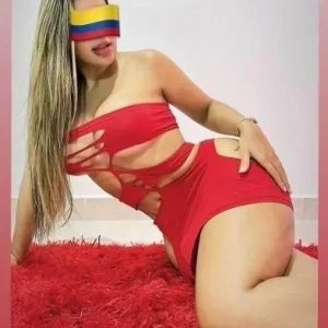 encanta el sexo en todas las poses y verte a los ojos mientras te vienes