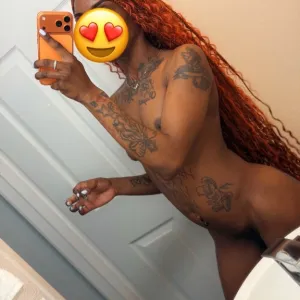 PETITE, PRETTY, FREAK!!!!! come see about me