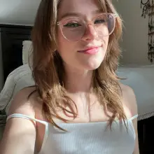 Horny for sex and I love to kiss and suck your dick