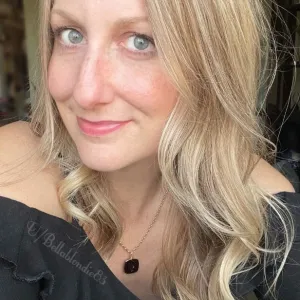 I'm 35 Years Horny Sexy MOM Hungry Pussy Ready For VIP Service Available